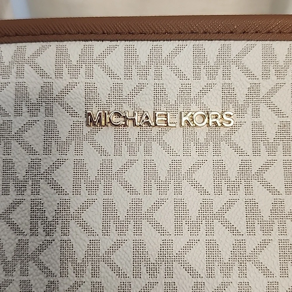 LARGE MICHEL KORS BAG. - Picture 3 of 12